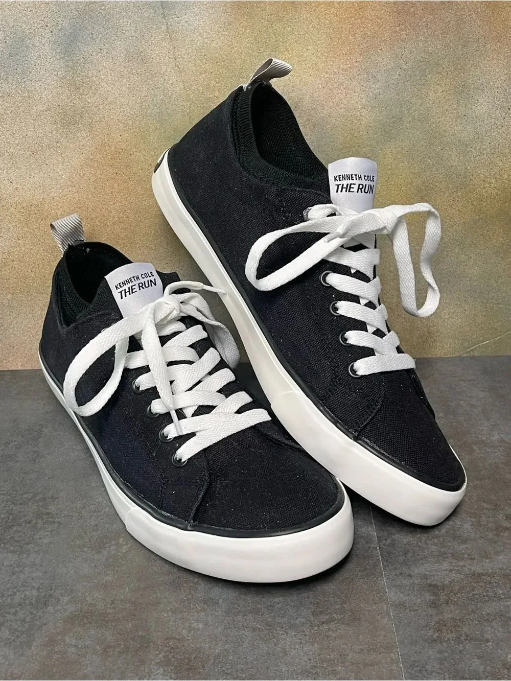 Kenneth Cole The Run Black Canvas Men’s Sneakers Size 10 Medium
